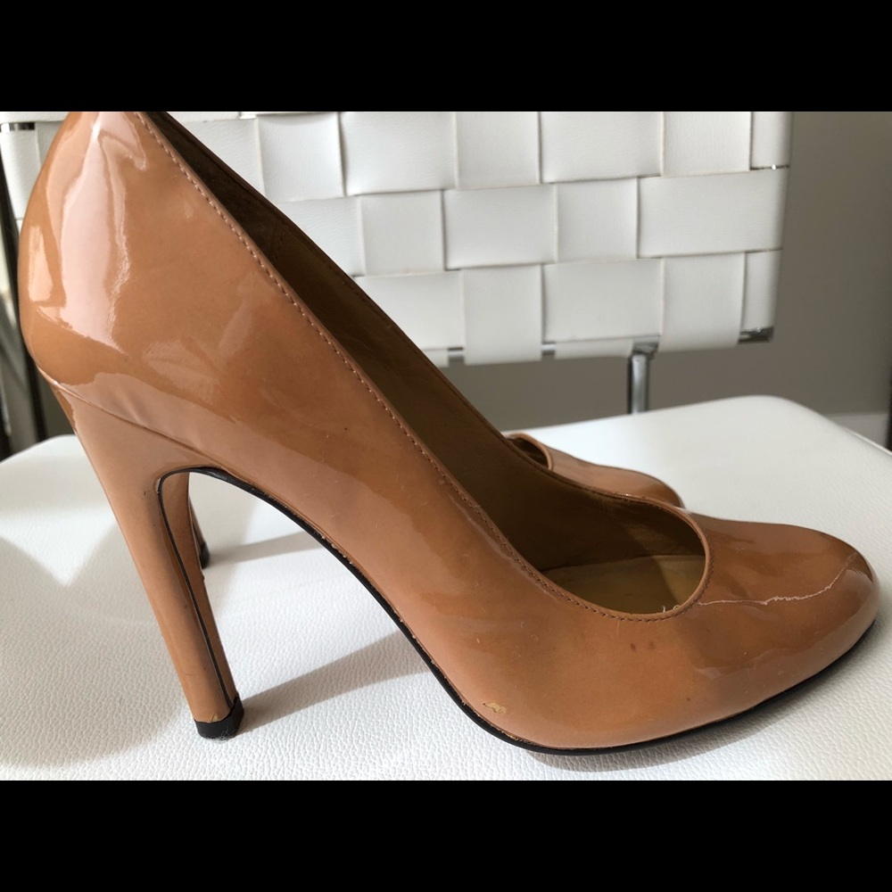 Michael Kors nude patent leather pumps